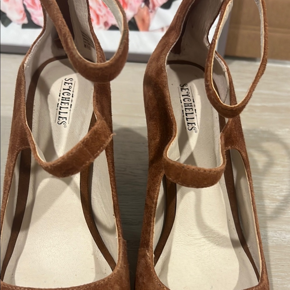 Seychelles Women's Tan Suede Heels